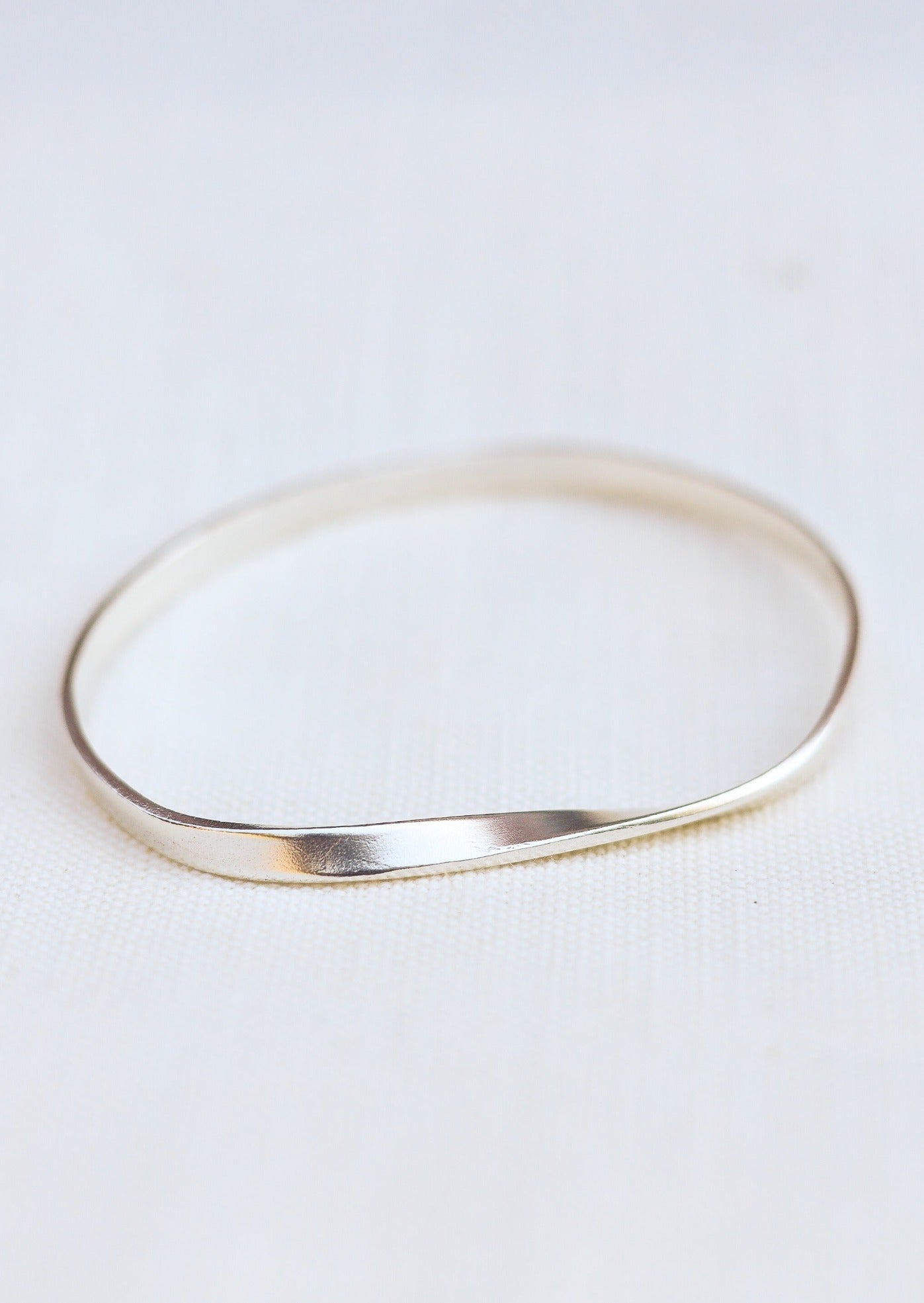 DVB NY 925 Sterling Silver Mobius Bangle Bracelet - 'The Light Of God Surrounds Me' - 8 Inches, Made In USA